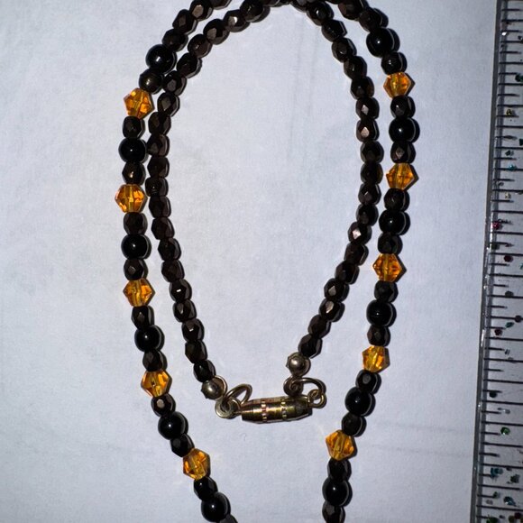 15 1/2" Black  and Bronze Y-Design Beaded Necklace - Picture 6 of 8